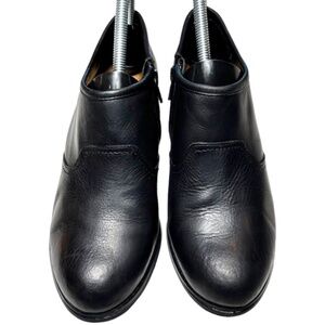 | Michelle D | Black Leather Low-Cut Round Toe Ankle Boot with Heel - 7.5